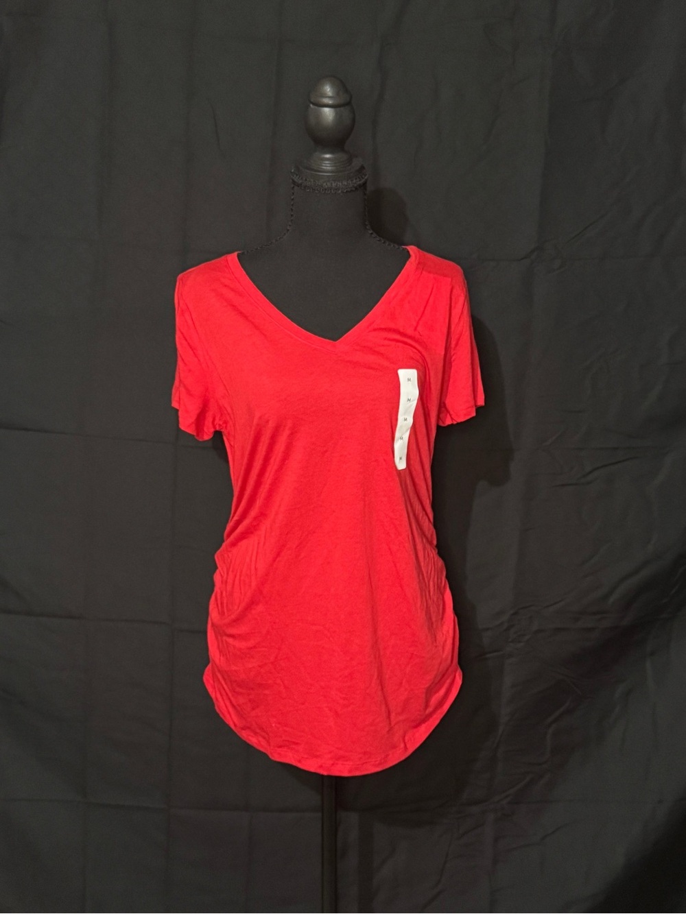 NWT Isabel Maternity Red Side Shirred V-Neck Short Sleeve Tee Women's Medium